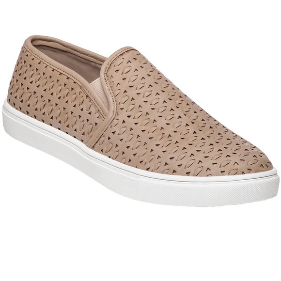 steve madden tan slip on sneakers